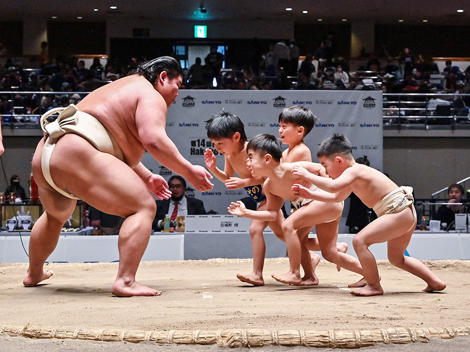 Menjaga Warisan Budaya Olahraga Sumo oleh Anak-Anak di Jepang 