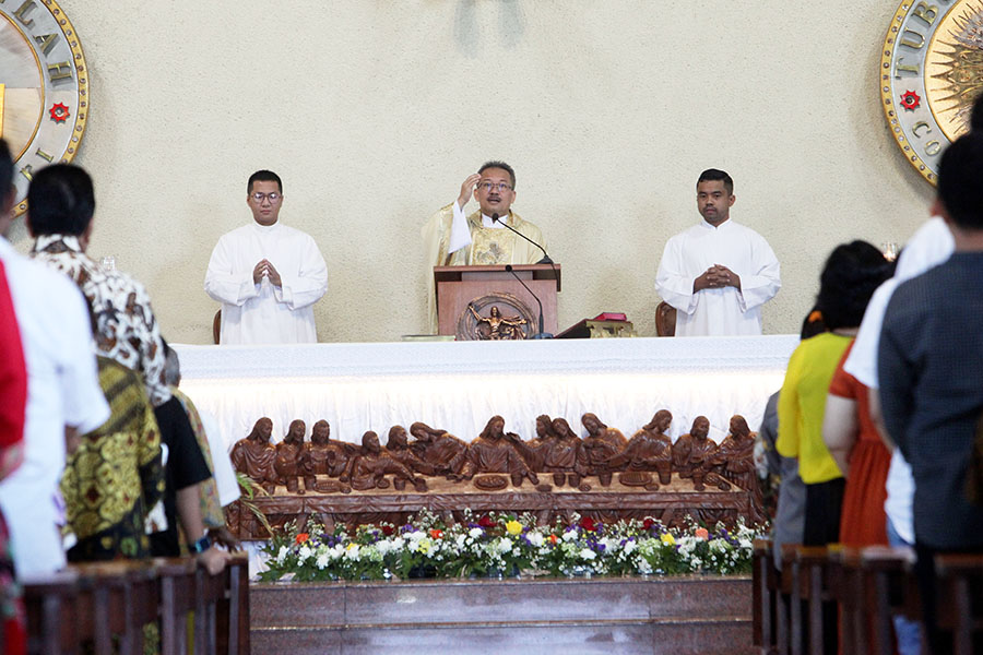 Misa Paskah di Gereja Santo Matius Penginjil Bintaro
