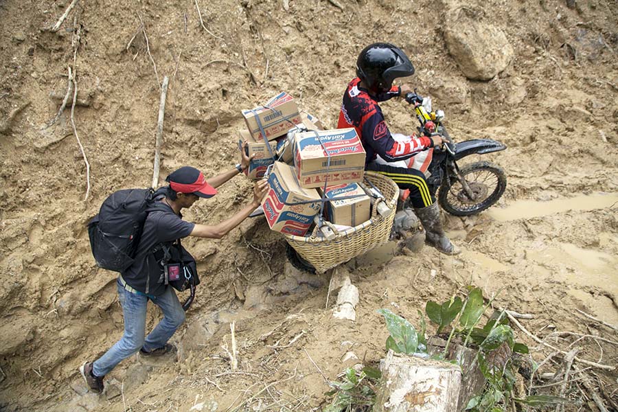 Akses Menuju Lokasi Bencana Pesisir Selatan Sumbar terputus