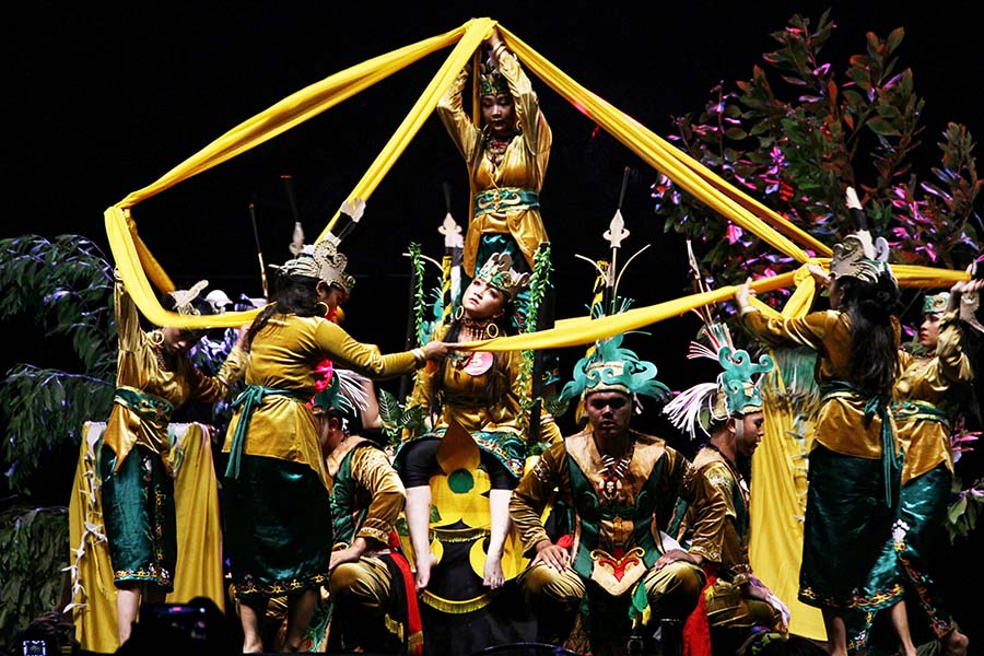 Tari Pedalaman Khas Suku Dayak Kalimantan Tengah