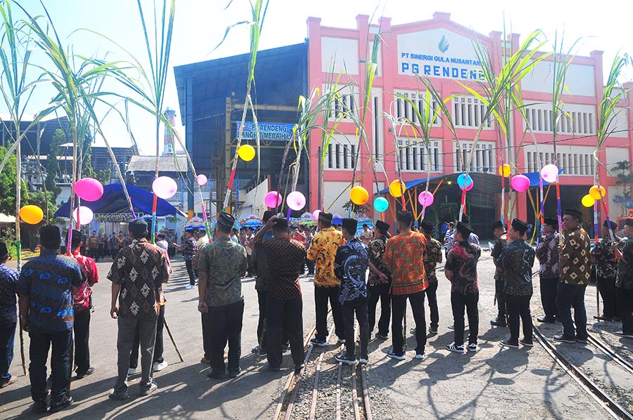 Tradisi Manten Tebu di Kudus