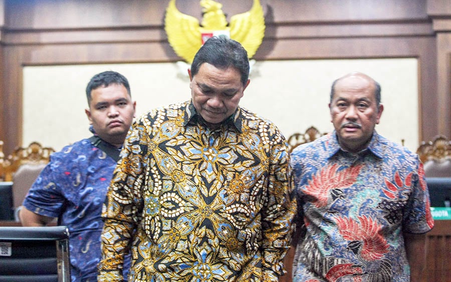 Mengkonfrontir Keterangan Dua Terdakwa 