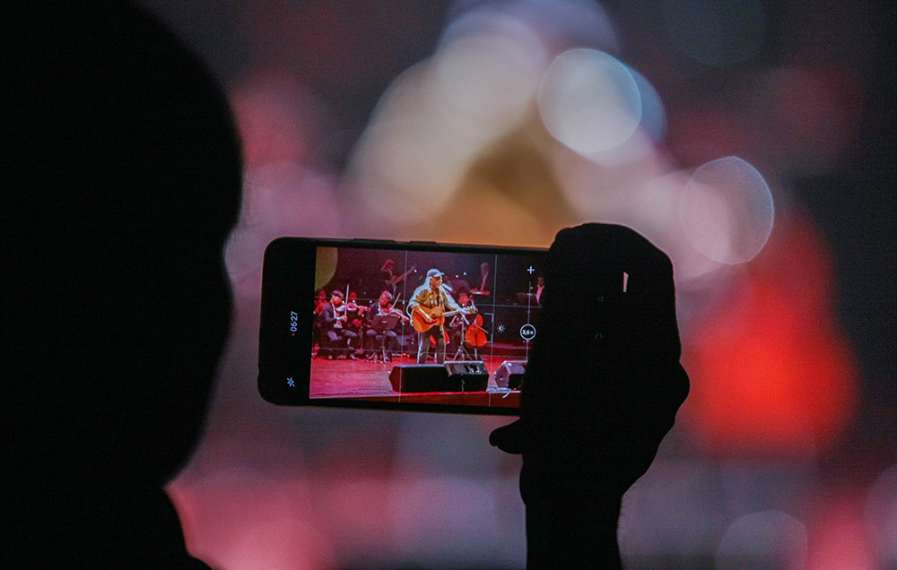 Iwan Fals Tampil dalam Konser Tribute to Black Brothers