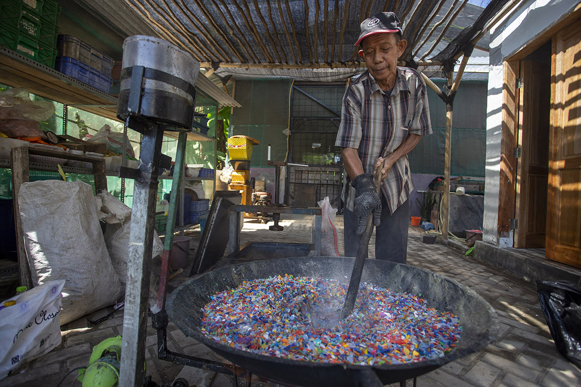 Pengolahan Daur Ulang Sampah Plastik